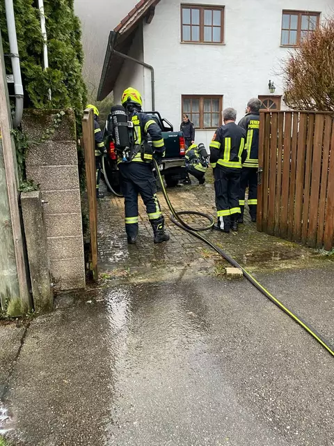Ein Fahrzeug stand in Flammen. | Foto: FF Purkersdorf