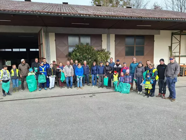 Freiwillige Fischlhammer befreiten den Ort auch heuer wieder von sämtlichem Unrat, der unachtsam weggeworfen wurde – mit einem erfreulichen Ergebnis. | Foto: Gemeinde Fischlham
