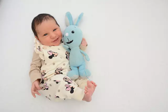 Name: Mathea
Geburtsdatum des Kindes: 19.03.2025
Gewicht: 3.550 g
Größe: 52 cm
Eltern: Nadine Kremser und Christian Streibl aus St.Peter Freienstein | Foto: Babysmile