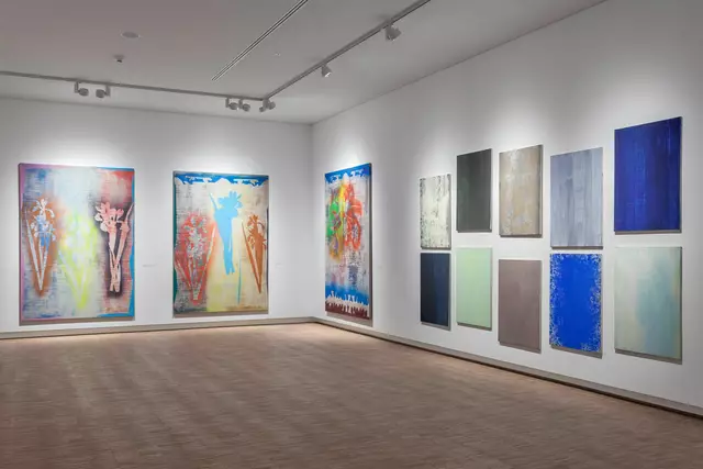 Diese Ausstellung der österreichischen Malerin Elisabeth Plank zeigt einen Bogen von ihrem Frühwerk "Großes Bild mit Lila" (1983) bis hin zu den neuesten Werkserien "Ponds" und "Lyrics".  | Foto: Schlossmuseum Linz