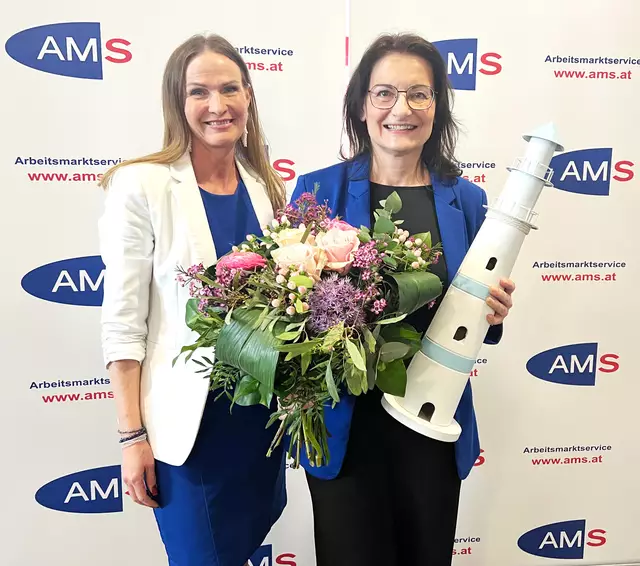 AMS-Landesgeschäftsführerin Jacqueline Beyer (li.) mit Christine Schultes (zukünftige Leiterin des AMS Tamsweg). | Foto: AMS/Ebner