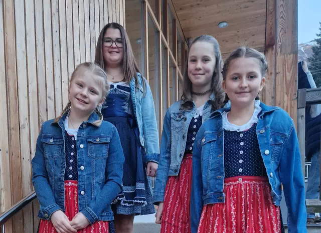 Elena, Melina, Leonie und Jana (v.l.) freuen sich schon auf ihren Auftritt beim Frühjahrskonzert 