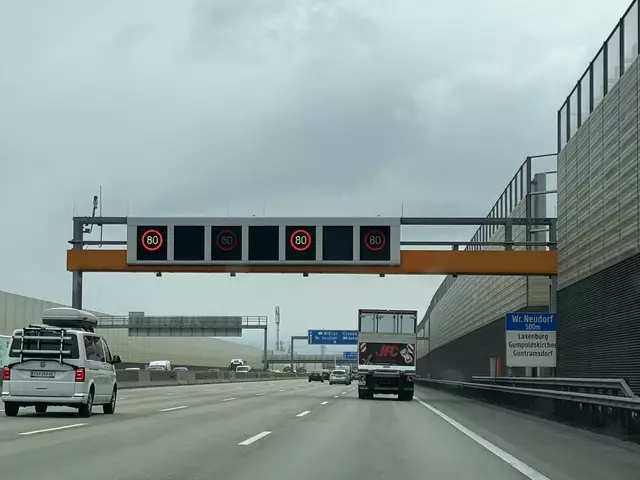 Tempo 80 auf der A2-Südautobahn bei Wiener Neudorf. | Foto: Hirss