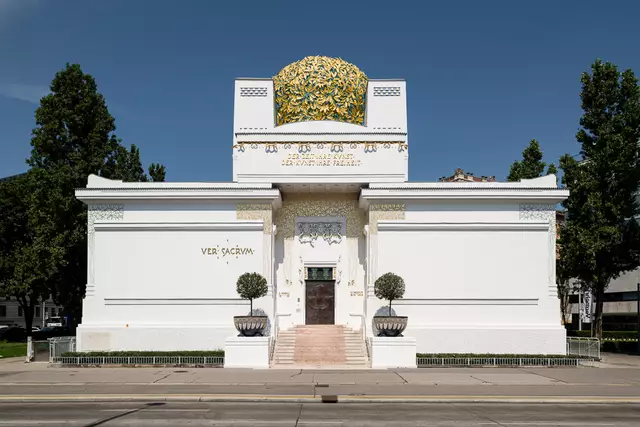 Die Freien Mittwoche sind zurück: Unter dem Motto "Freie Kunst für alle" bietet die Secession ab April 2025 jeden ersten Mittwoch im Monat freien Eintritt in das Ausstellungshaus am Karlsplatz. | Foto: Secession/Jorit Aust