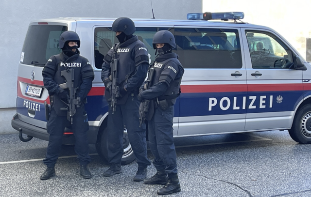 Die Polizei schließt nicht aus, dass es auch im Burgenland weitere Täter gibt. | Foto: Symbolbild / MeinBezirk.at