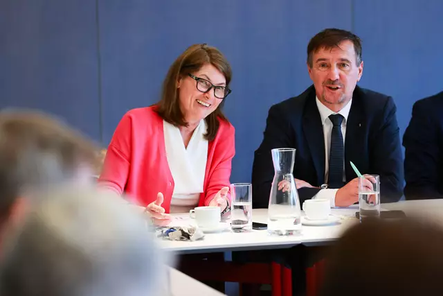 Landesrat Martin Zauner setzt den Sparstift an. | Foto: Land Salzburg / Franz Neumayr