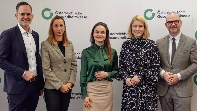 (v.l.) Michael Pecherstorfer (ÖGK-Landesstellenausschussvorsitzender), Johanna Holzhaider (Kurienobmann-Stv. der niedergelassenen Ärzte in der ÄK für OÖ), Lavinia Costas, Christine Haberlander (Landesrätin für Bildung, Frauen und Gesundheit), Dietmar Prammer (Bürgermeister Linz). | Foto: ÖGK/Michael Eisner