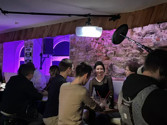 Während des Filmdrehs in der Leoni Bar in Straßwalchen. | Foto: Emanuel Hasenauer