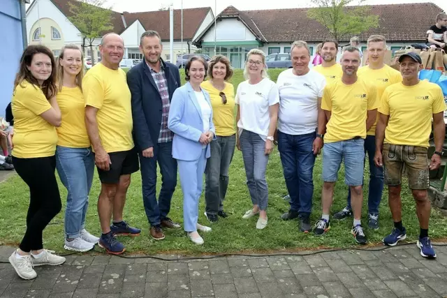 Zahlreiche Gäste aus der Politik waren auch 2024 beim Schirmfestlauf in Dietach. | Foto: Klaus Mader