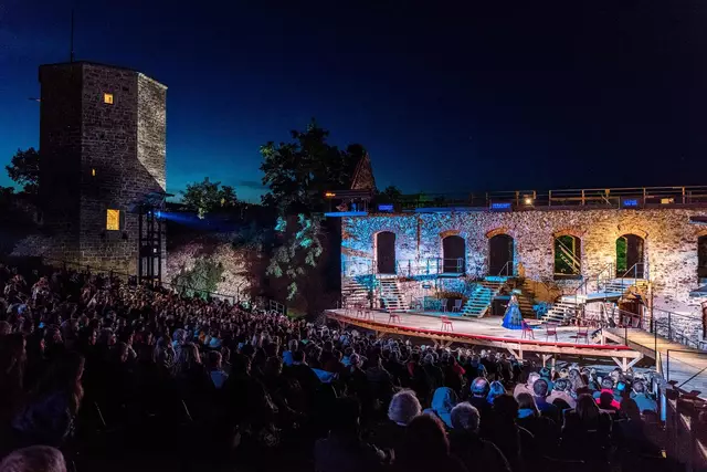 Herzstück der Saison ist natürlich die Opernspielzeit, die heuer Giuseppe Verdis weltberühmtes Musikdrama „La Traviata“ bereithält. | Foto: Reinhard Podolsky
