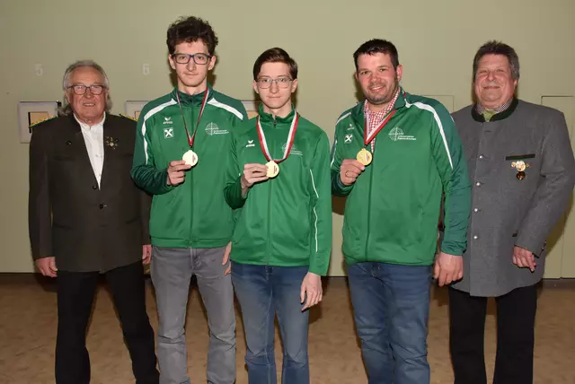 Medaillenvergabe Nord - Luftgewehr Mannschaftsmeisterschaften - Pabneukirchen, 29. 3. 2025.  | Foto: Robert Zinterhof