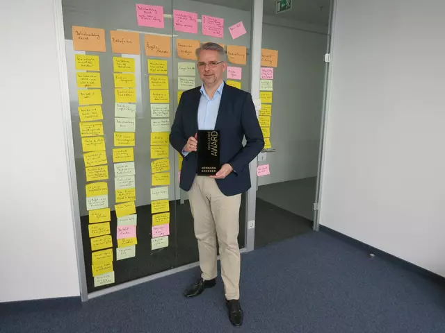 York Ambros gewinnt mit seiner Rede über die emotionale Mitarbeiterführung den Excellence Award.  | Foto: Sabine Krammer