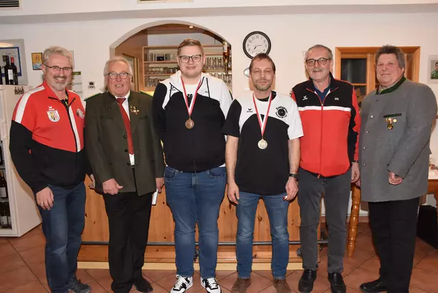 Stehend aufgelegt, Bronze an SU Neumarkt.  | Foto: Robert Zinterhof
