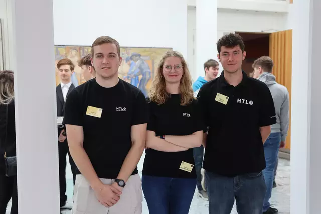 Am Start für die HTL1 Bau&amp;Design aus Linz: Hannes Hilbinger, Stefanie Peherstorfer und Michael Humer. | Foto: Reischl