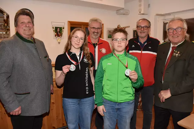 Jugend 2, Gruppe A: Silber an Naarn 2.  | Foto: Robert Zinterhof