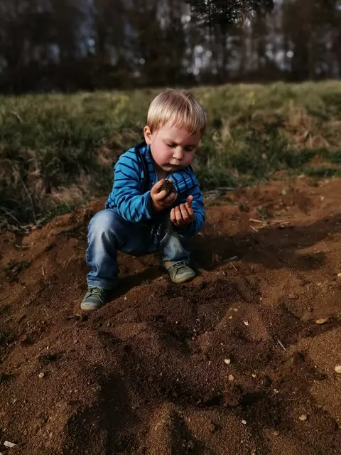 In der Gemeinde Emmersdorf haben Kinder ab einem Jahr die Möglichkeit, die Natur hautnah zu erleben. | Foto: Bernadette Hofer