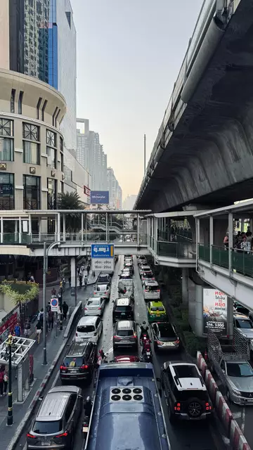 Flucht aus der Hauptstadt Thailands: Andreas Neudert aus Schauersberg im Bezirk Wels-Land schildert MeinBezirk die Ereignisse beim Erdbeben in Bangkok. | Foto: Neudert