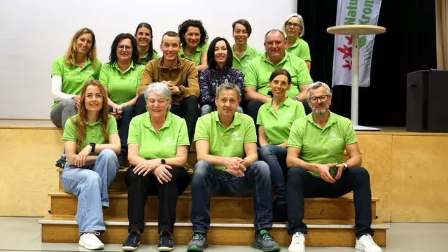 Manuela Macedonia (Bildmitte) mit dem Veranstalterteam der Naturfreunde Kronstorf.  | Foto: Naturfreunde Kronstorf, Rührnessel