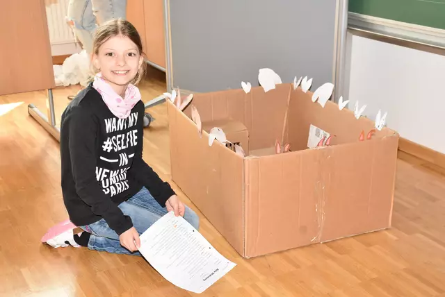 Die Rotary Lese-Initiative bringt zehn Volksschulen im Bezirk Perg 5.000 Euro. Rotary Präsident Georg Lehner. Hier der Lese-Vormittag in der 3A der VS Pabneukirchen. Lesepaten  Schüler der 3A MS Pabneukirchen.   | Foto: Rober Zinterhof