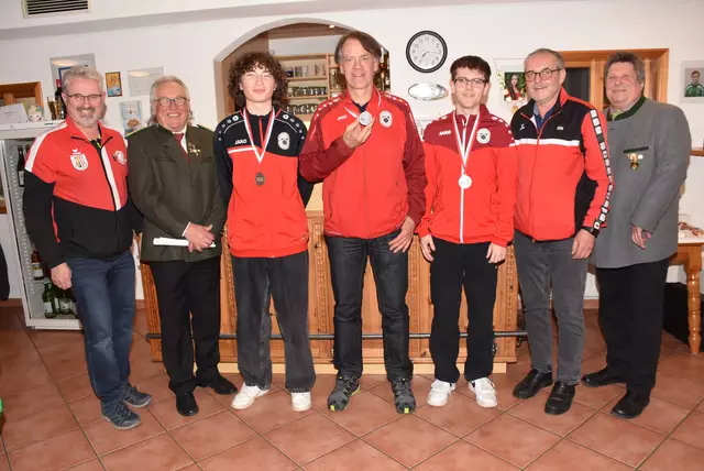 Medaillenvergabe Nord - Luftgewehr Mannschaftsmeisterschaften - Pabneukirchen, 29. 3. 2025.  | Foto: Robert Zinterhof