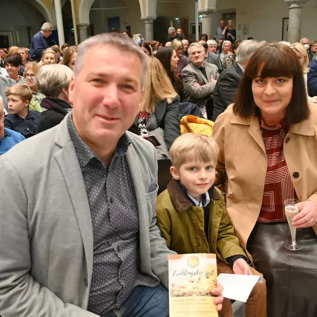 Andreas Unterrieder und Inge Zmölnig mit Neffe Anton