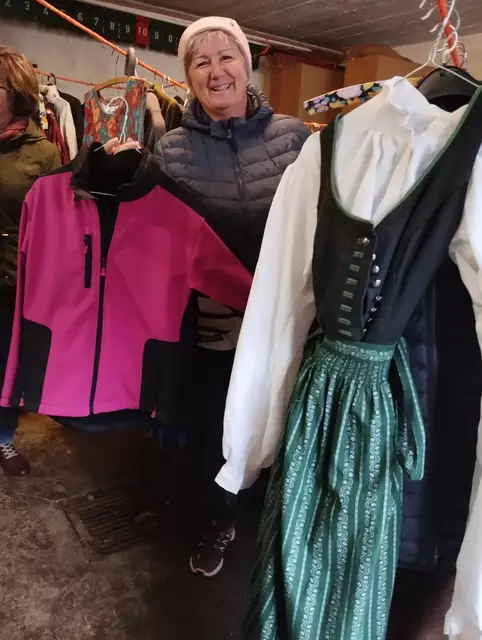 Was darfs sein - eine Sportjacke oder ein Dirndl? | Foto: Veronika Frank