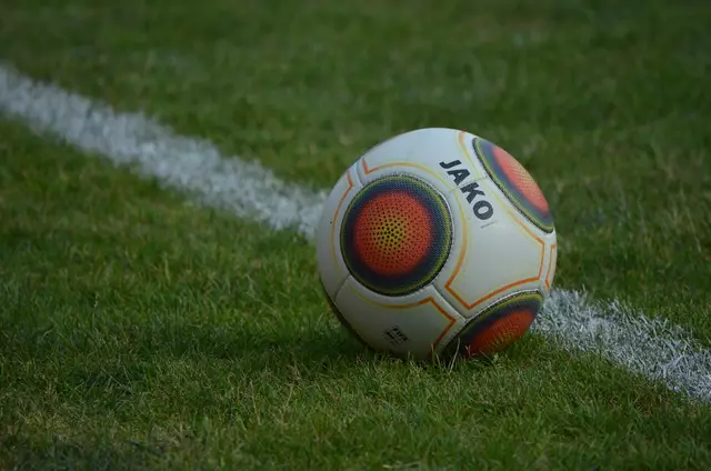 Im Fußball-Unterhaus soll sich ab 2026 sehr viel verändern. | Foto: MeinBezirk
