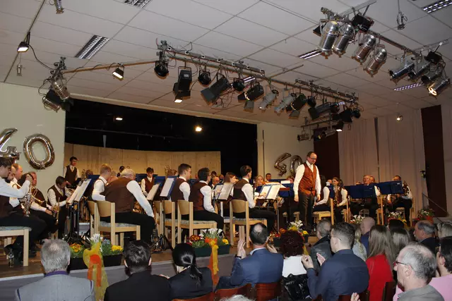 Die Stadtkapelle Gmünd begeisterte vor einem vollbesetzten Saal mit ihrem großartigen Jubiläumskonzert. | Foto: Walter Kellner