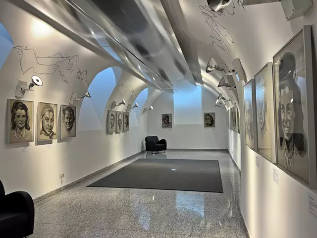 Auch im modernen Kellergewölbe des Museums finden sind Stimpfls Werke bestens inszeniert.