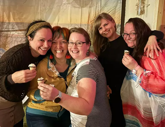 Rosi Malek, Marianne Gansch, Tamara Bischof, Nadine Schiffner und Martina Schweiger (vlnr.) genossen die ausgelassene Stimmung und die Mädlsparty. | Foto: Mädlstreff
