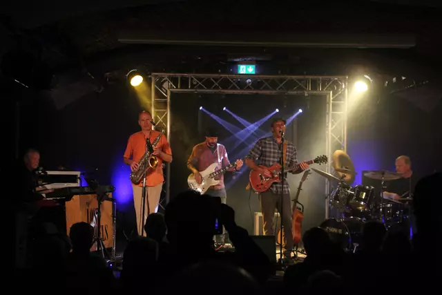 Die Musiker von Lost Angels spielen schon einige Jahrzehnte Konzert. | Foto: MeinBezirk/Hofmüller