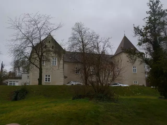 Das Schloss Oberpullendorf, auch als Rohonczy-Schloss bekannt, war der Treffpunkt des Stadtspazierganges. 