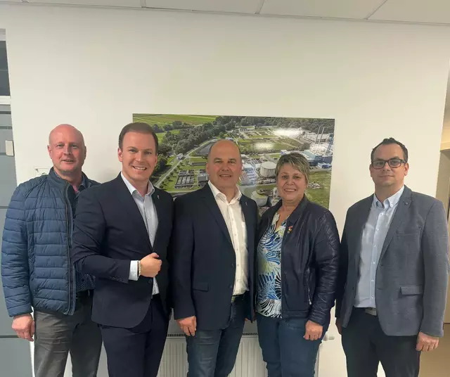 Wechsel an der Spitze des Abwasserverbands Bezirk Jennersdorf: Obmann-Stellvertreter Bgm. Reinhard Deutsch, LAbg. Fabio Halb, Obmann BR. Bgm. Mario Trinkl, designierte Obfrau Bgm. Andrea Reichl, Geschäftsführer Michael Schrei (v.l.) | Foto: Abwasserverband