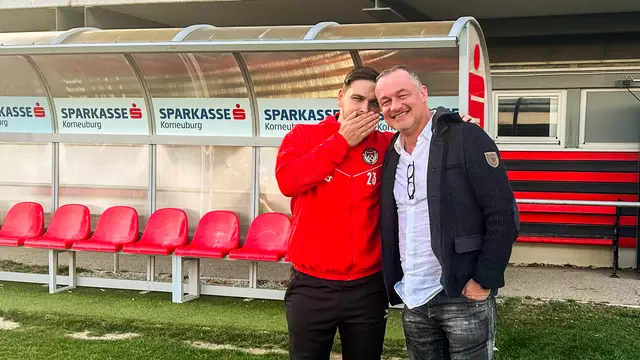Wie schon in der Saison 2023/2024 besprechen sie taktische Züge gemeinsam an der Seitenlinie. | Foto: Lisa Wurzinger / MeinBezirk