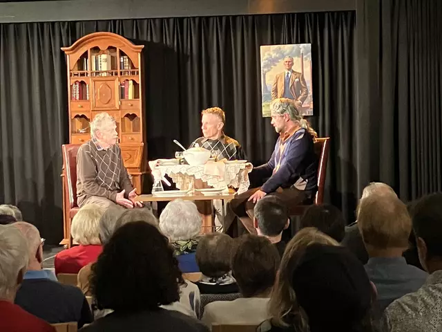 Die 'Physiker' diskutieren ihr Dilemma | Foto: Alexander Fritsch