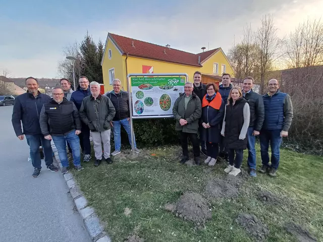 Entlang der Strecke wurden an insgesamt zwölf Stationen - von dem Biotop in Loosdorf bis zum Feuerwehrhaus - informative Tafeln aufgestellt.  | Foto: Gemeinde Fallbach