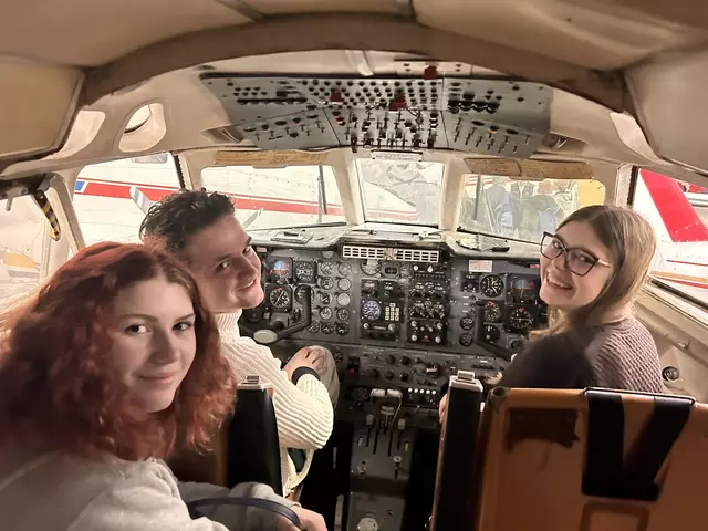 Im Cockpit | Foto: HTL Karlstein