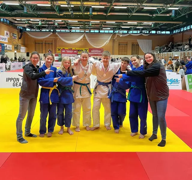 Das Judo-Team des TUS Feldbach holte bei den österreichischen U16-Meisterschaften in Deutschlandsberg zwei Medaillen und Platz 19 in der Vereinswertung. | Foto: TUS Feldbach