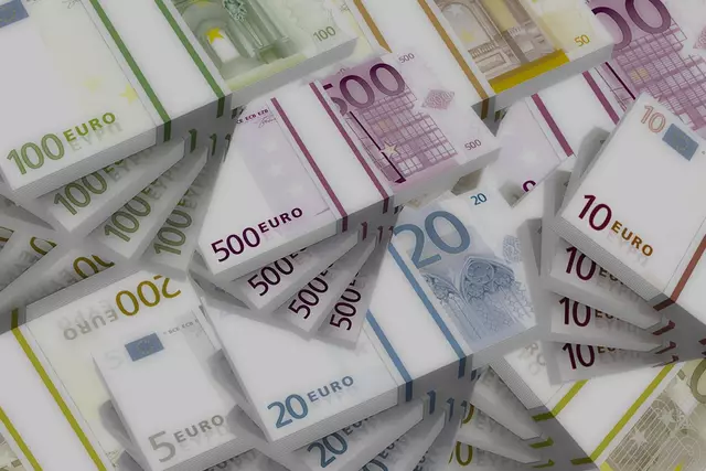 "Dies ergibt jedes Mal über 2,500.000 Euro an Steuergeld, und das bis zu drei Mal pro Jahr!", rechnet Manuel Plöchl vor. | Foto:  Pixabay/jorono 