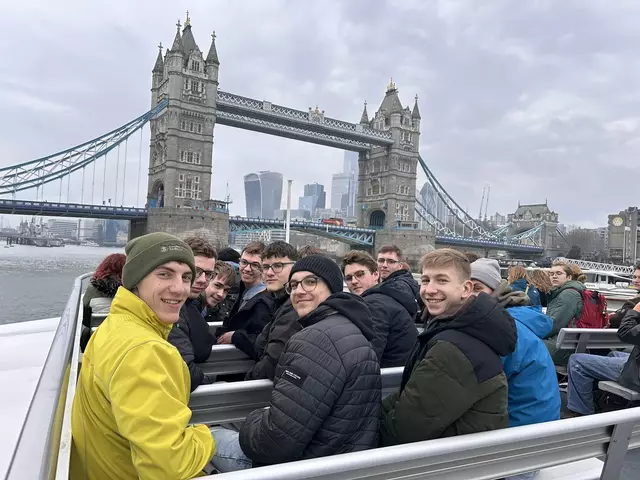 Auf der Themse Richtung Tower Bridge | Foto: HTL Karlstein