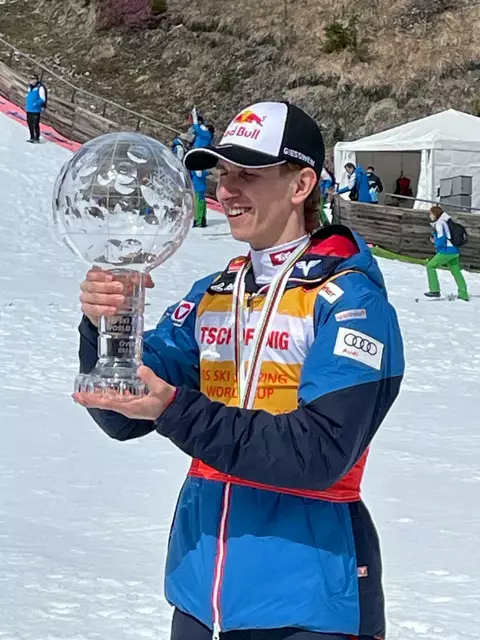 Daniel Tschofenig hat sehr Großes erreicht. in einer Saison Gesamtweltcup, Vierschanzentournee und 5x Höchstnote 20 . | Foto: privat/KK