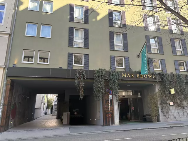 Jeden Sonntagabend wird im Max Brown Hotel ein zeitloser Film gezeigt.  | Foto: Salme Taha Ali Mohamed/MeinBezirk