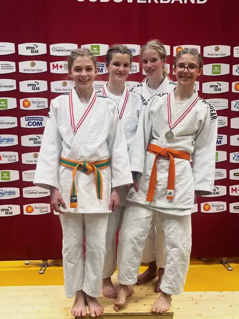 Waren in der Steiermark erfolgreich: Helene, Sara Rahm, Sarah Wimpissinger und Lena.  | Foto: Engel