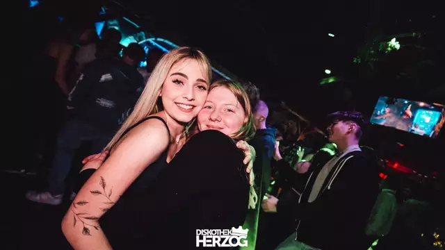 Natalie und Annalena am Samstag. | Foto: Diskothek Herzog