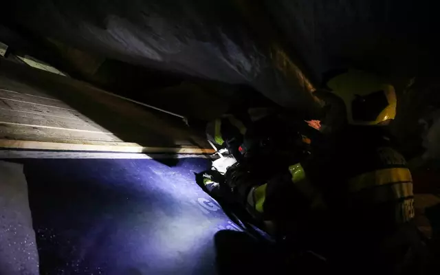 Die Feuerwehr bei der Arbeit. | Foto: FF/Zeiler