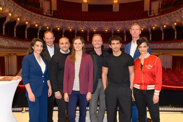 Das "Landestheater-Team" stellte die neue Spielzeit 2025/2026 in den einzelnen Sparte vor.  | Foto: SLT