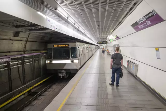 Brutale Szenen spielten sich laut Polizei am Montag in der U-Bahnstation Taborstraße ab. (Symbolfoto) | Foto: Helmer M./Wiener Linien