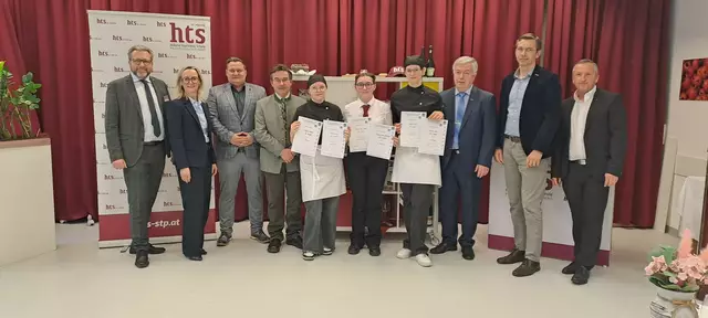 Albert Decker HTS St. Pölten, Eva-Maria Rester, Thomas Osterbauer und Franz Grünstäudl Juroren, Celine Steyrer, Nathalie Wagesreither, Lisa Krecek, Peter Pichler Juror, Walter Schmalwieser WKO, Werner Kerschbaumer Juror. | Foto: PTS Zwettl