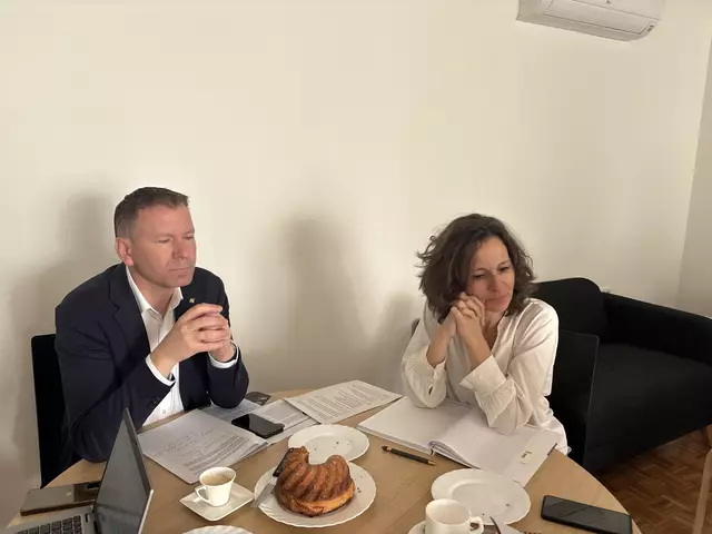 Gemeinsam präsentierten sie die nächsten Vorhaben des Abfallverbandes Hollabrunn. | Foto: Alexandra Goll