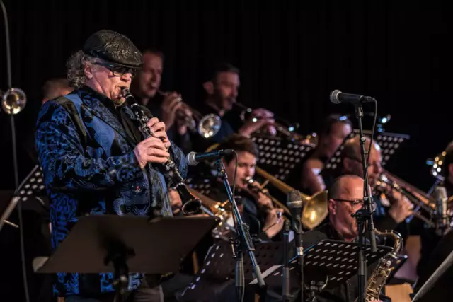 Mastermind Sigi Feigl gastiert mit der Big Band Süd zweimal in Gössendorf. Freitag mit einem Konzert, Sonntag mit dem Genuss-Brunch. | Foto: zVg
